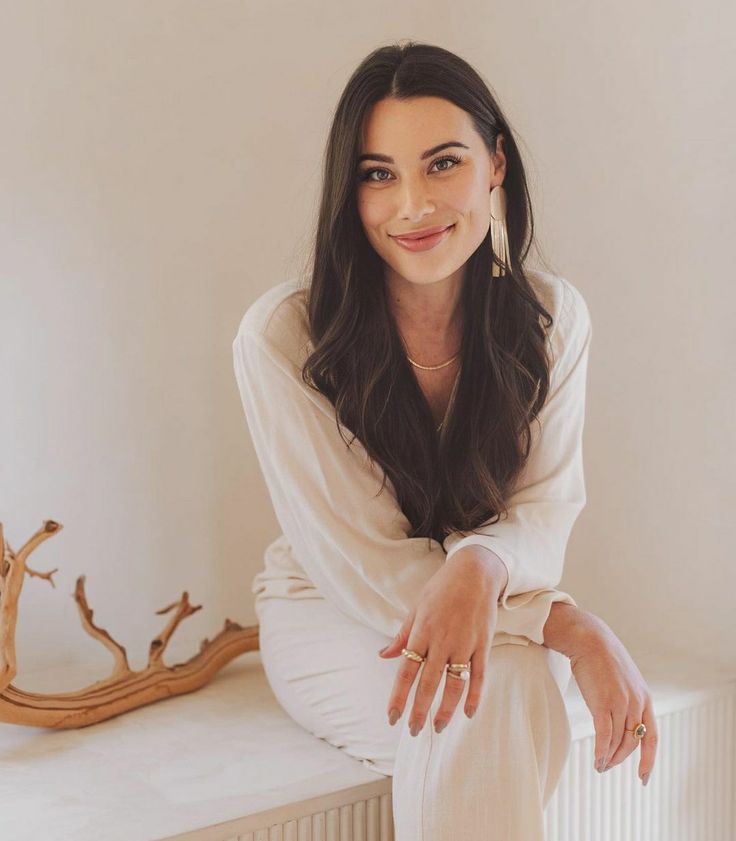 نازنین صادقی